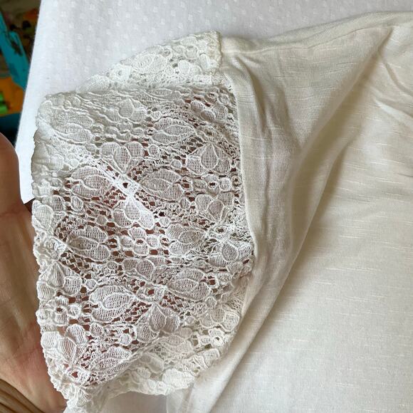 Knox Rose Women Blouse size XS White ShortSleeve Lace Sleeve V-neck Basic - Picture 8 of 9